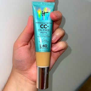 IT Cosmetics CC+ Cream Oil-Free Matte with SPF 40